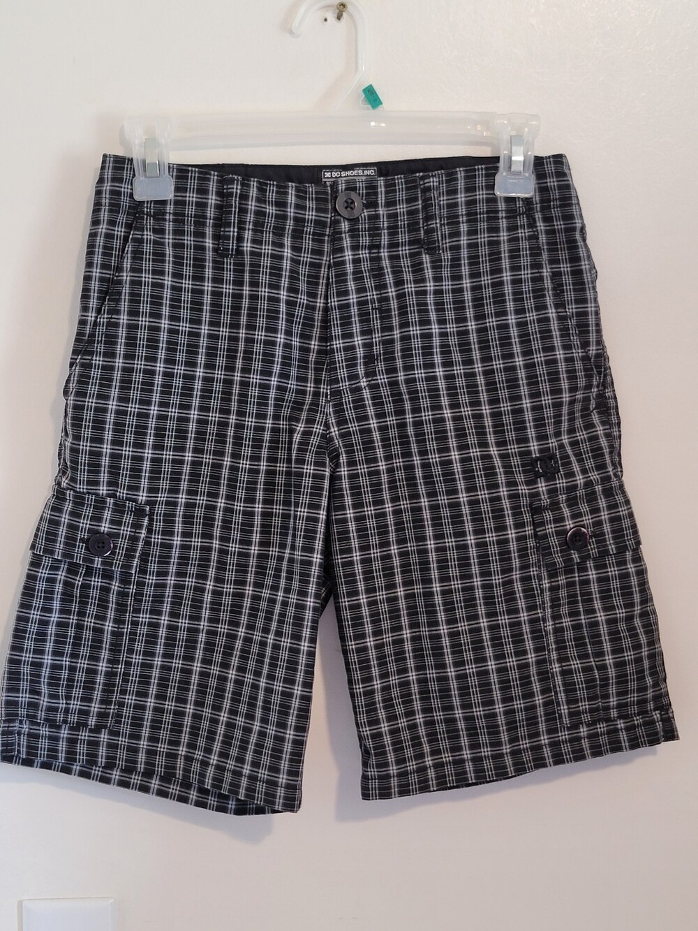 Authentic Vintage 2009 DC Shoes Plaid Cargo Shorts Sz 25 or Boys Sz 10/12